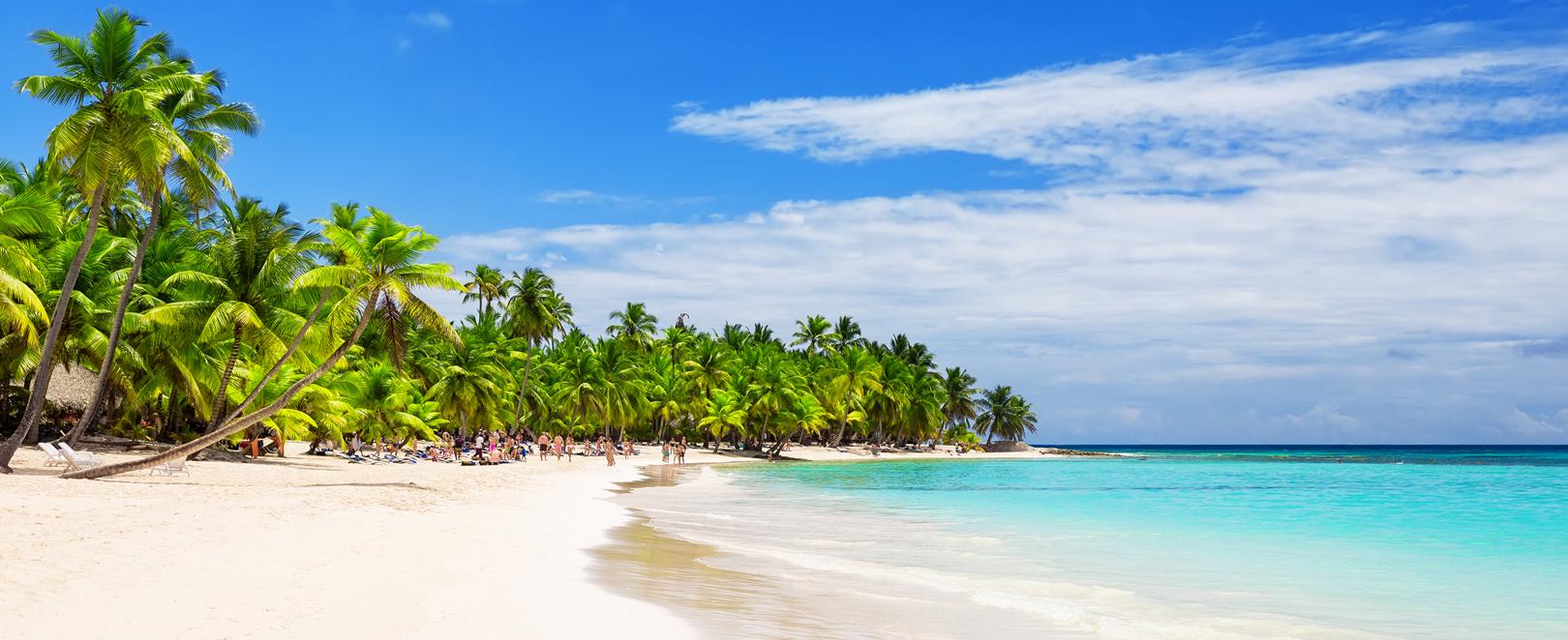 Belle plage de sable blanc