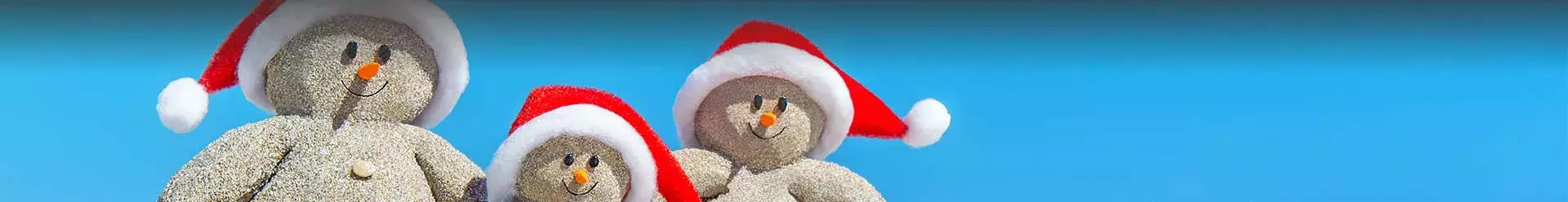 bonnet de neige en sable sur la plage