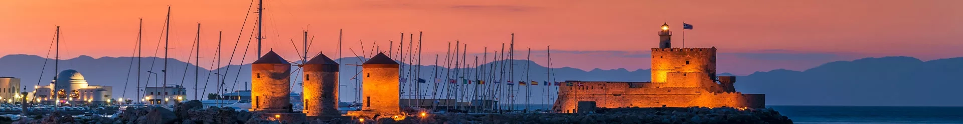 les moulins de la ville de Rhodes au coucher du soleil