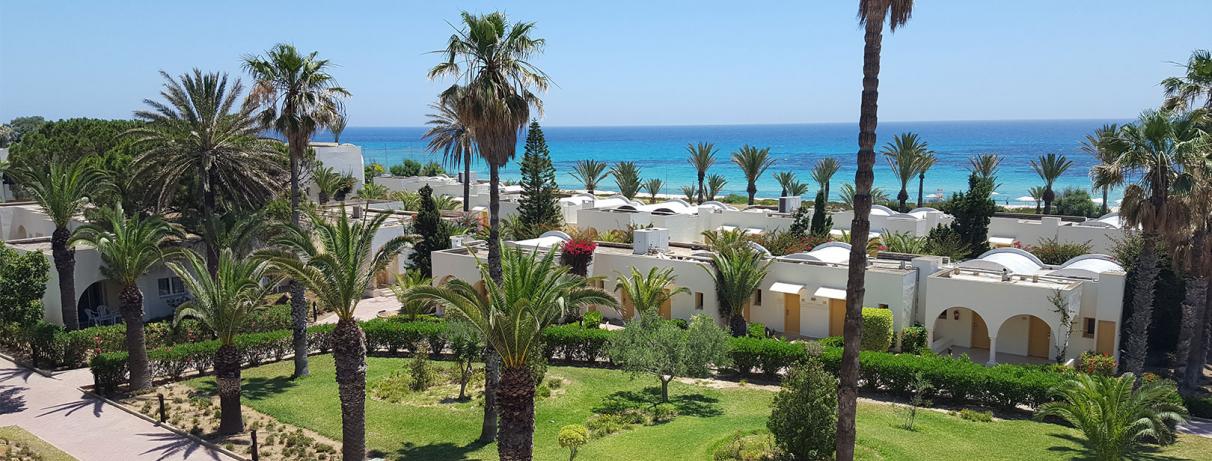 vue sur la mer et l'hôtel