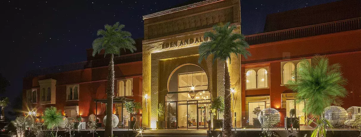 façade hôtel de nuit