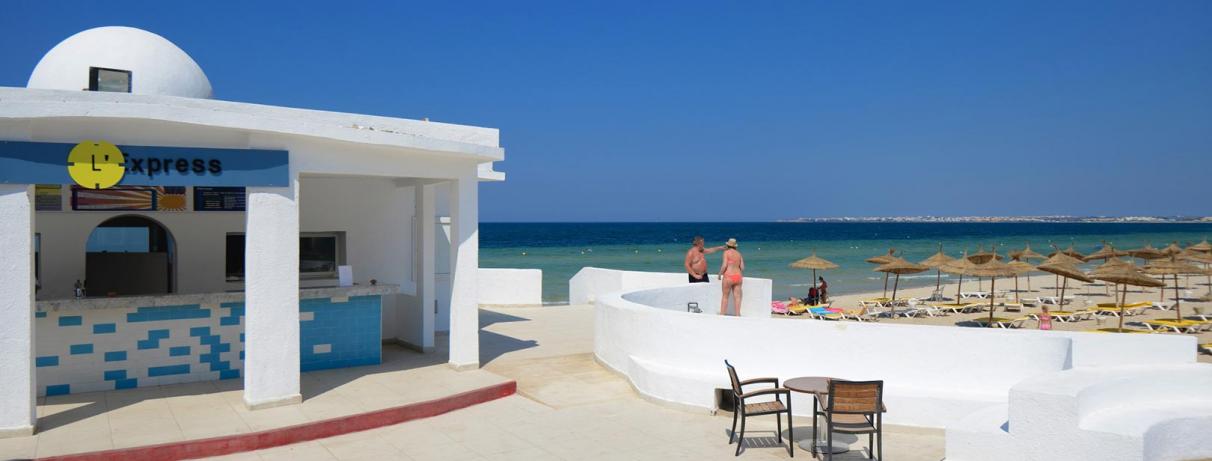 bar devant plage