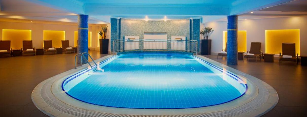 piscine intérieure