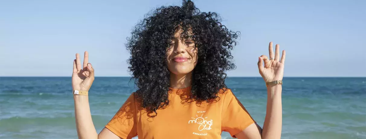 animatrice à la plage