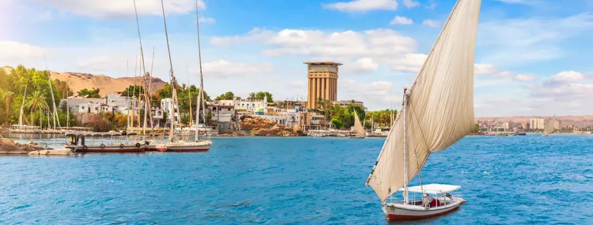 bateau sur le fleuve