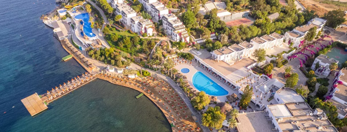 vue d'ensemble de l'hôtel et de la mer