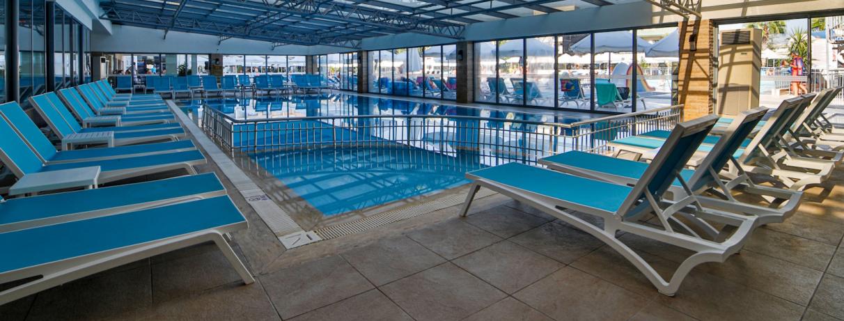 piscine intérieure