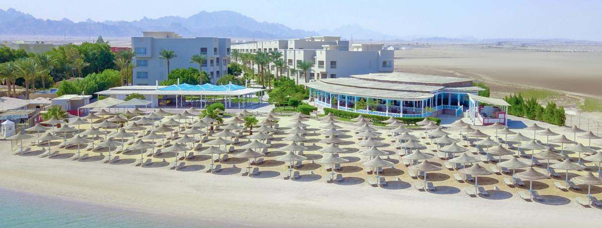 vue générale hôtel et plage