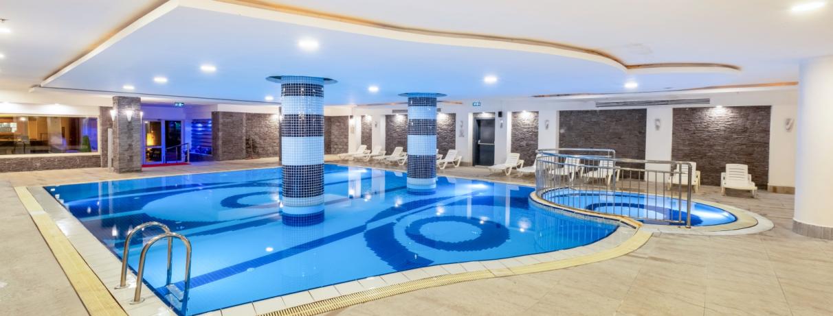 piscine intérieure