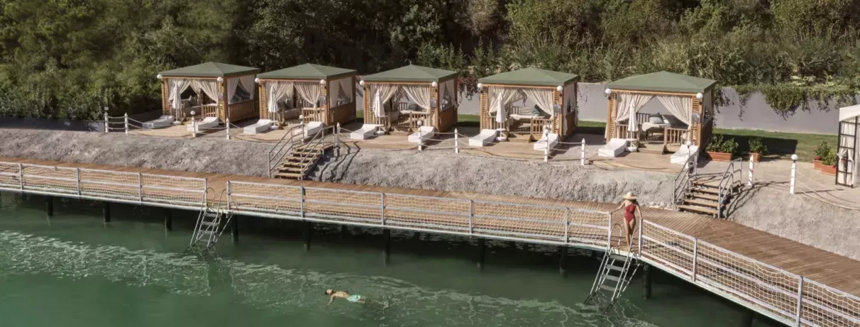 lit balinais sur pont 