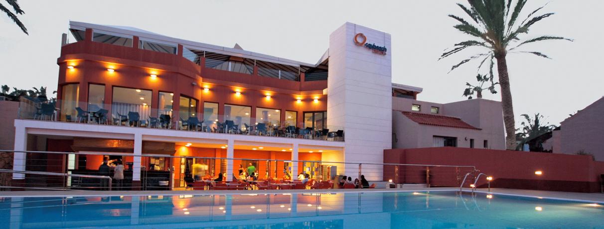 piscine de nuit