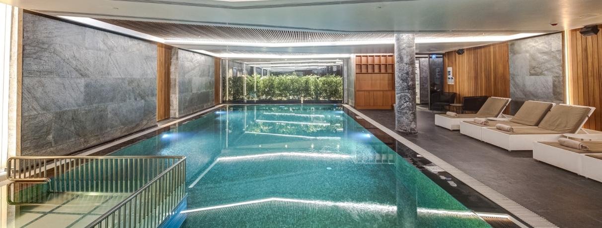 piscine intérieure