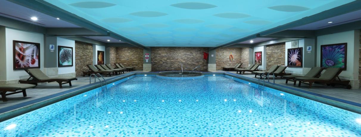 piscine intérieure 