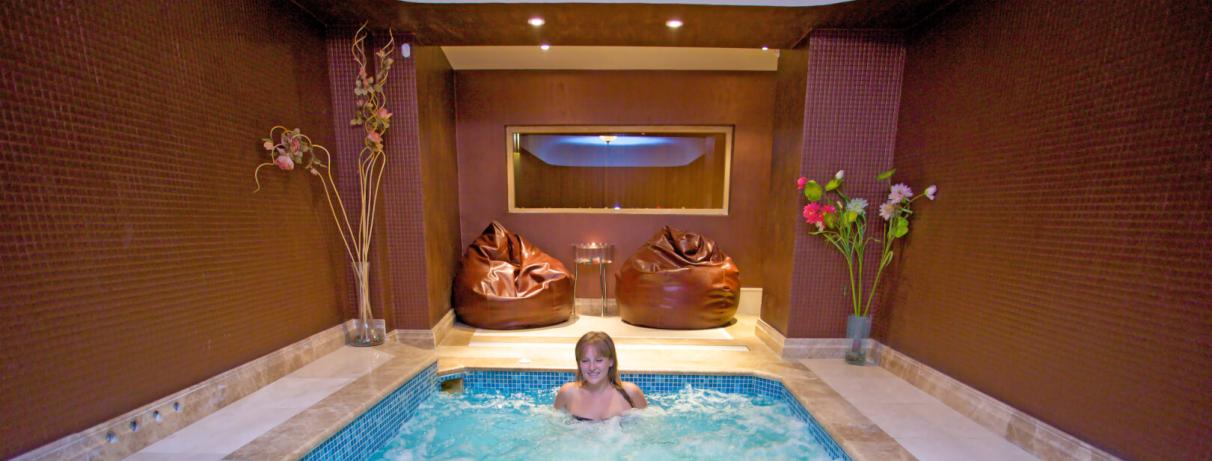 piscine intérieure