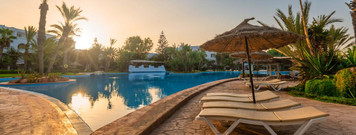 piscine coucher de soleil