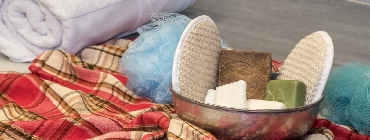 espace de détente avec des accessoires de soins