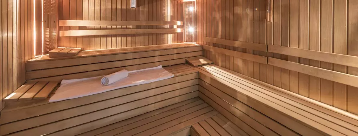 sauna avec des serviettes