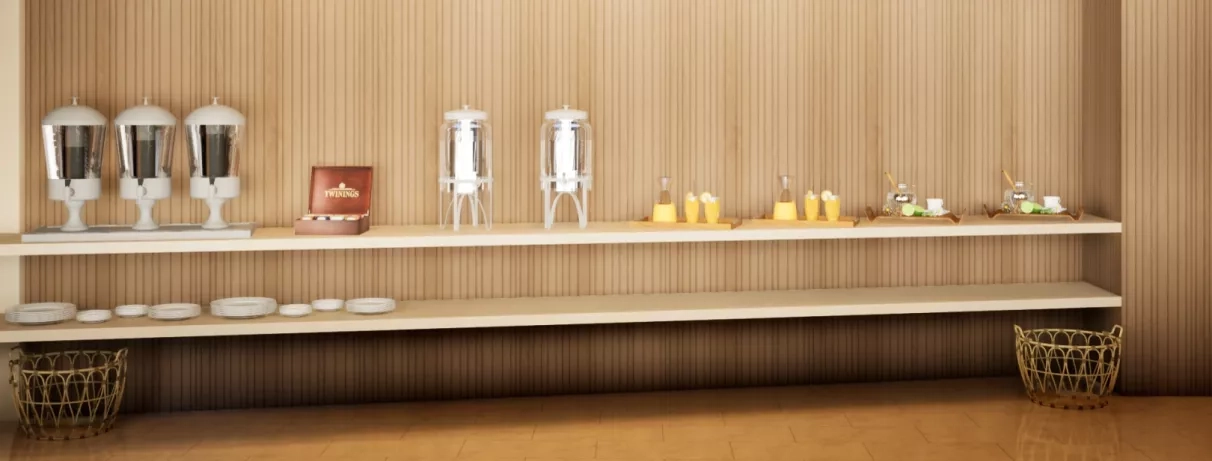 Détails du buffet du petit déjeuner avec service à thé et jus. 