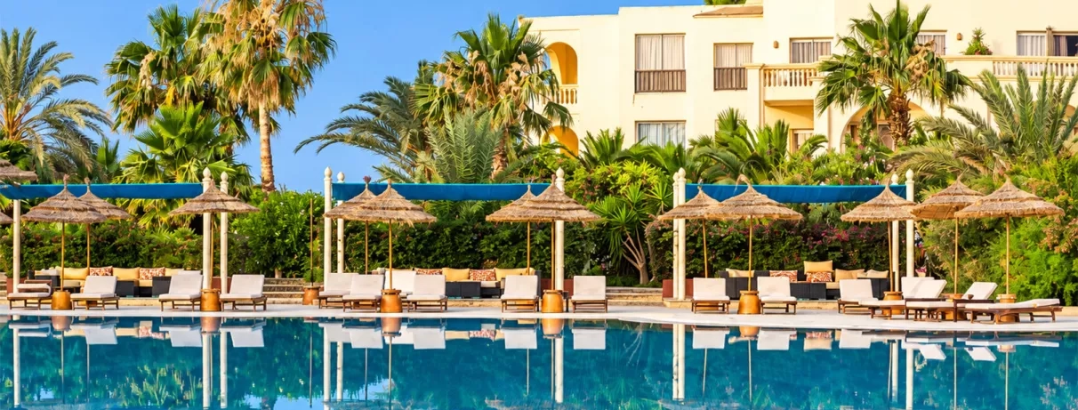 Piscine avec transat 
