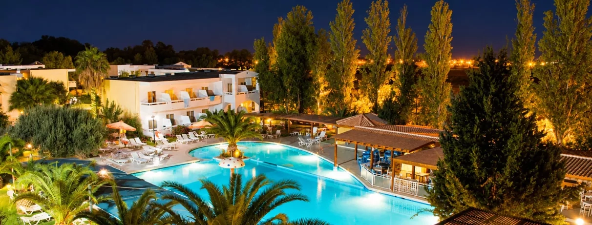 vue de l'hôtel la nuit
