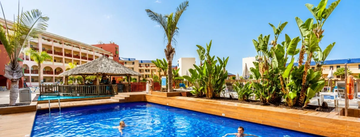 Très belle vue piscine 