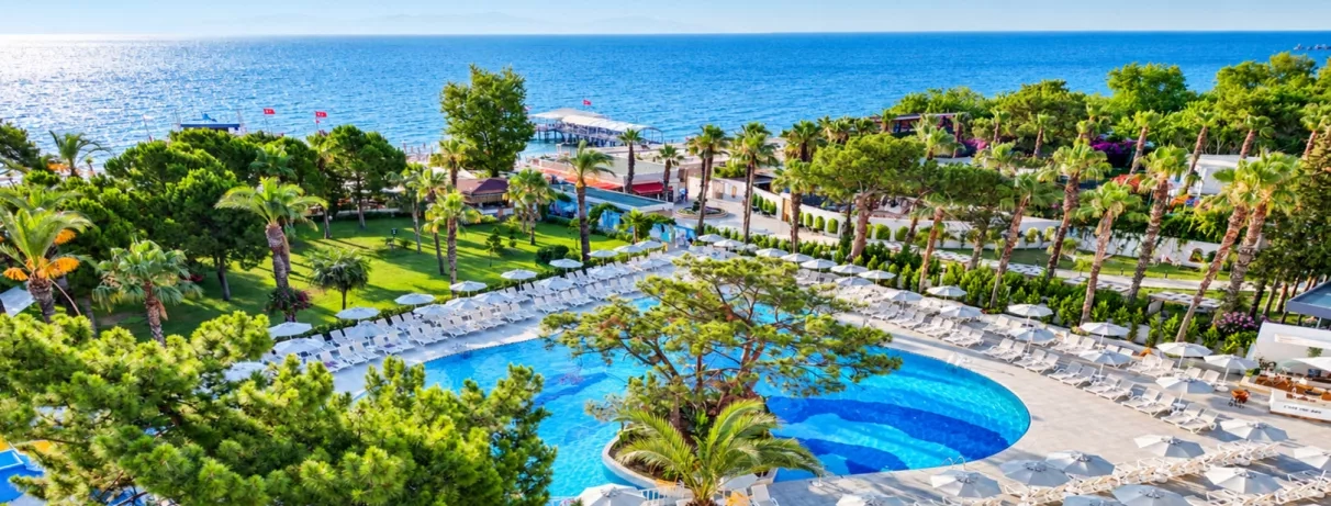 vue de l'hôtel avec le bord de mer