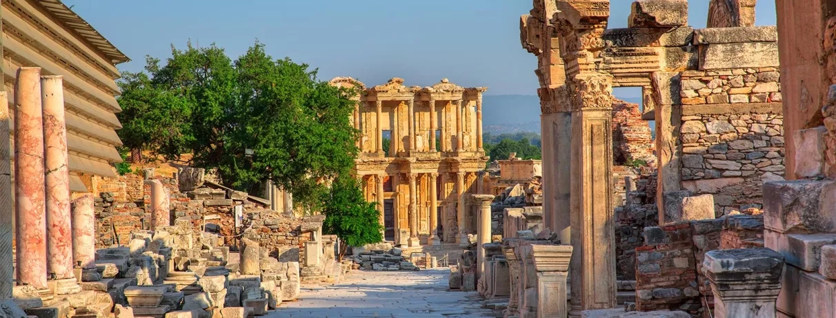 Les ruines majestueuses et préservées d'une ancienne cité antique.