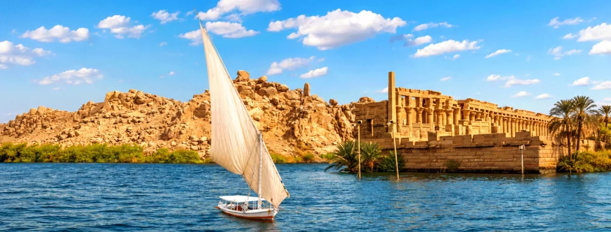 Visitez le temple de Philae lors de votre croisière Fééries du Nil en Égypte.