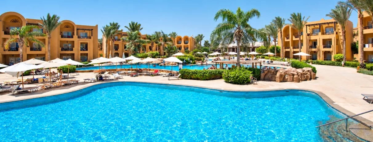 Piscine principale et vue sur l'hôtel stella beach à Hurghada en Egypte