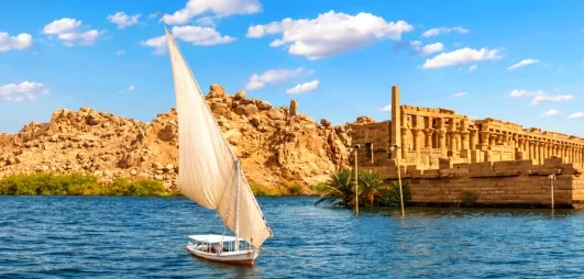 Visitez le temple de Philae lors de votre croisière Fééries du Nil en Égypte.