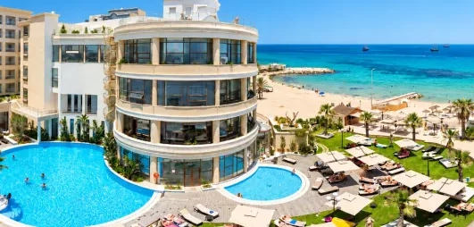 hotel vue piscine et mer