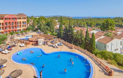 vue sur la piscine 