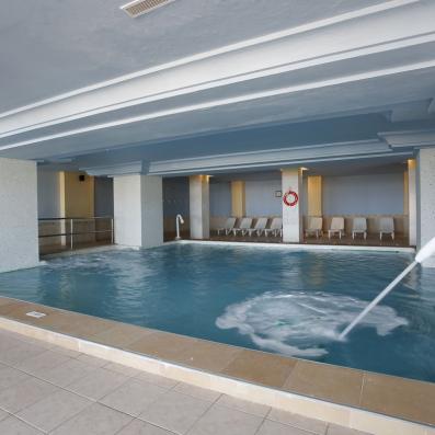 piscine intérieure