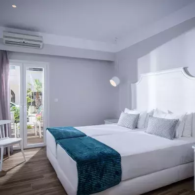 chambre avec 2 lits collés