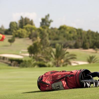 sac de golf sur terrain