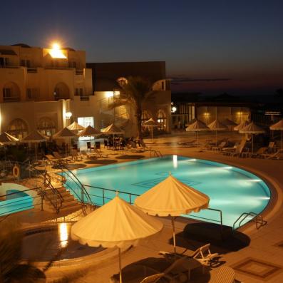 piscine de nuit