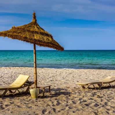 plage avec parasol