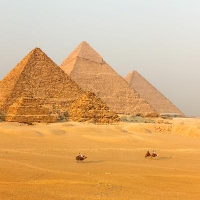 les pyramides du Caire