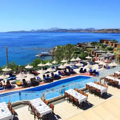 vue d'ensemble de la piscine