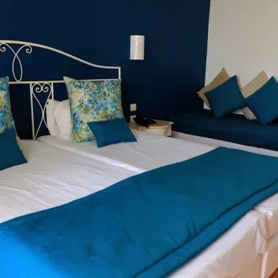 chambre avec 2 lits collés