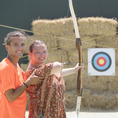 personne faisant du tir à l'arc