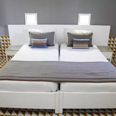 chambre avec 2 lits collés