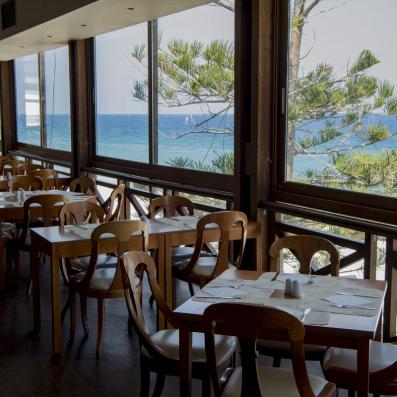 restaurant avec vue sur la mer