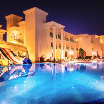 piscine de nuit