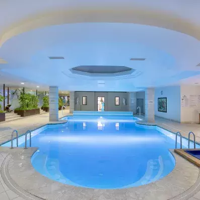 piscine intérieure