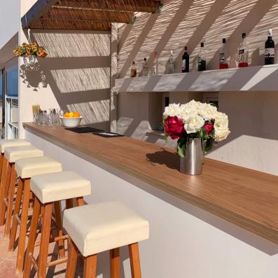 bar