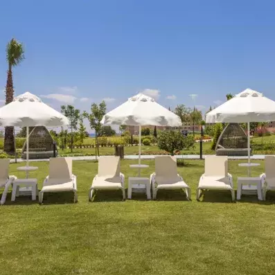 transats avec parasols