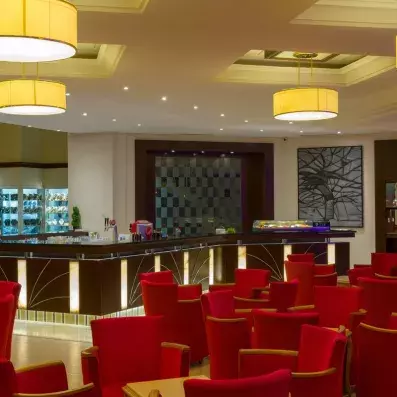 restaurant chaises rouges