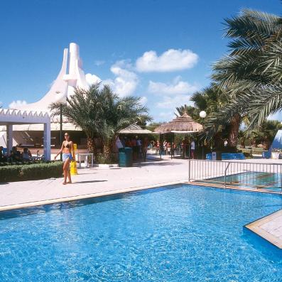piscine et terrasse