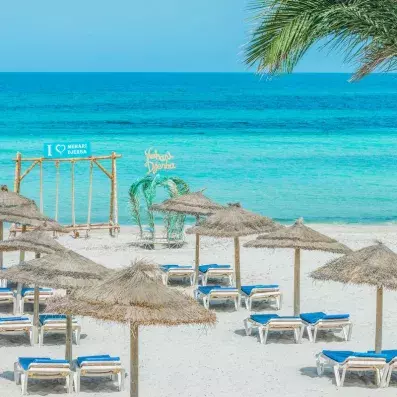 plage parasol et transat